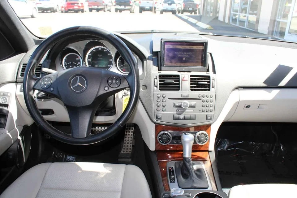2011 Mercedes-Benz W204 C-Class - Image 10 of 16