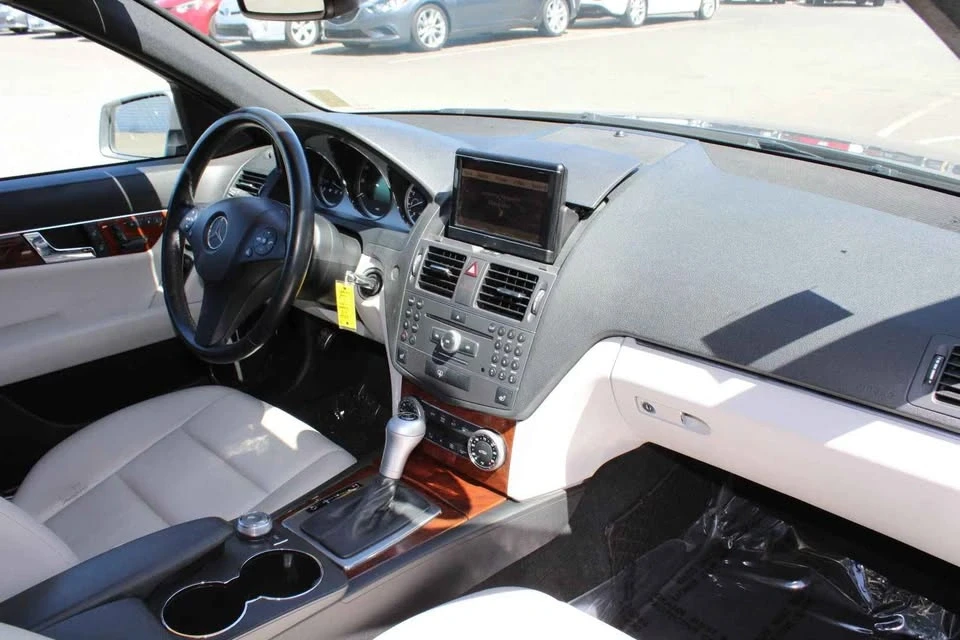 2011 Mercedes-Benz W204 C-Class - Image 15 of 16