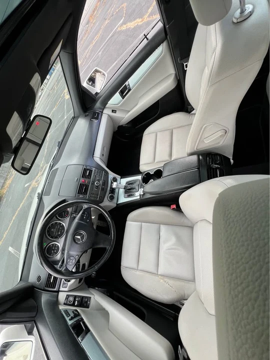 2011 Mercedes-Benz W204 C-Class - Image 8 of 15