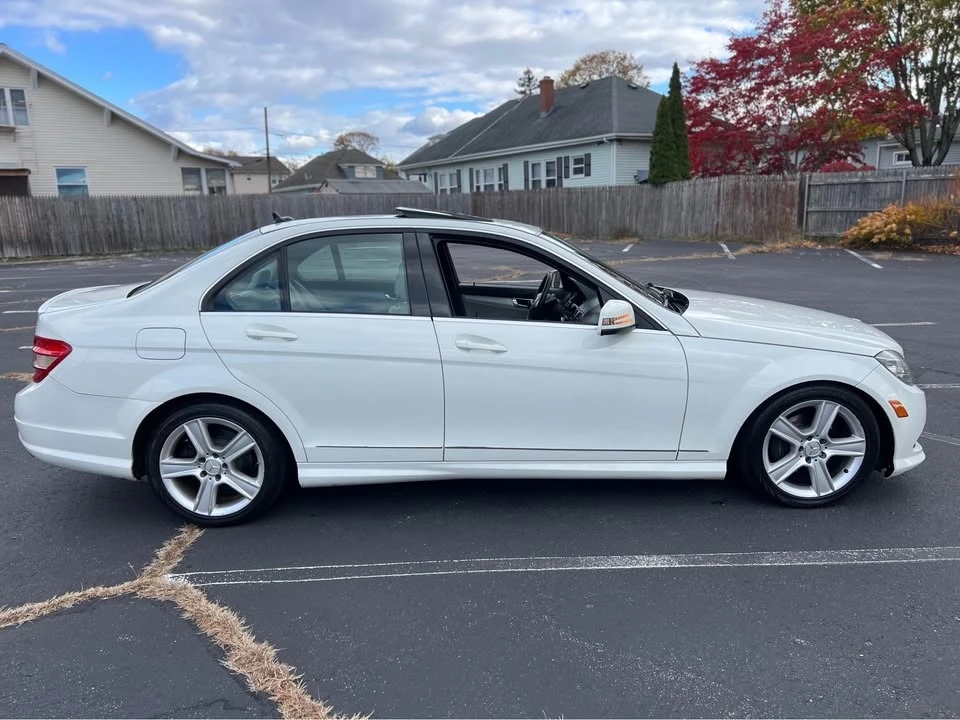 2011 Mercedes-Benz W204 C-Class - Image 3 of 15