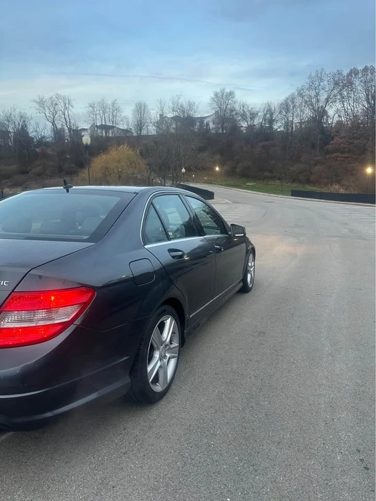 2011 Mercedes-Benz W204 C-Class - Image 9 of 16