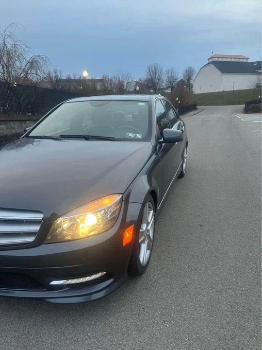 2011 Mercedes-Benz W204 C-Class - Image 5 of 16