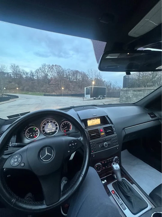 2011 Mercedes-Benz W204 C-Class - Image 14 of 16