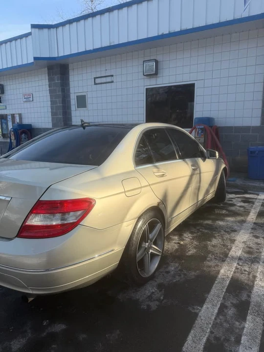 2011 Mercedes-Benz W204 C-Class - Image 4 of 9