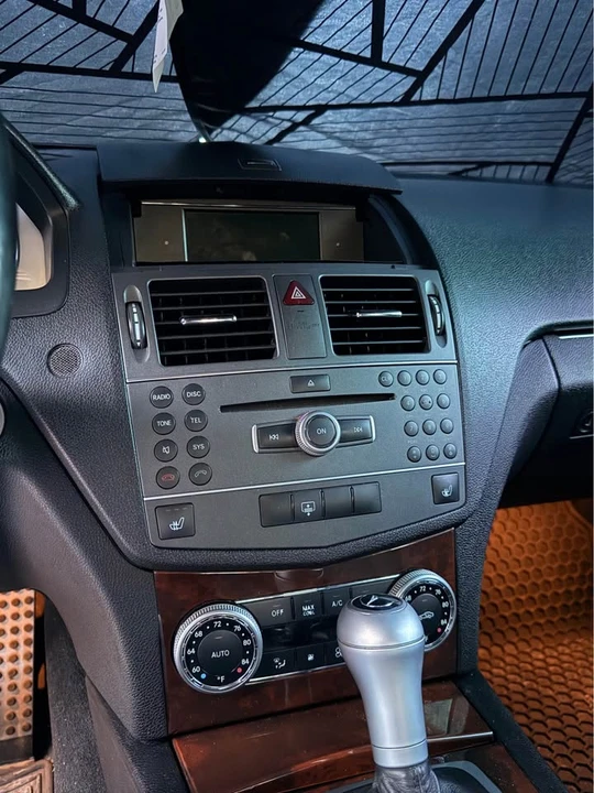 2011 Mercedes-Benz W204 C-Class - Image 8 of 11