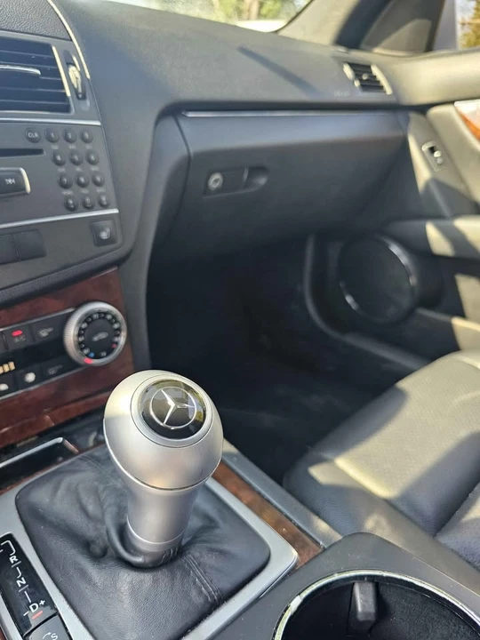 2011 Mercedes-Benz W204 C-Class - Image 6 of 10