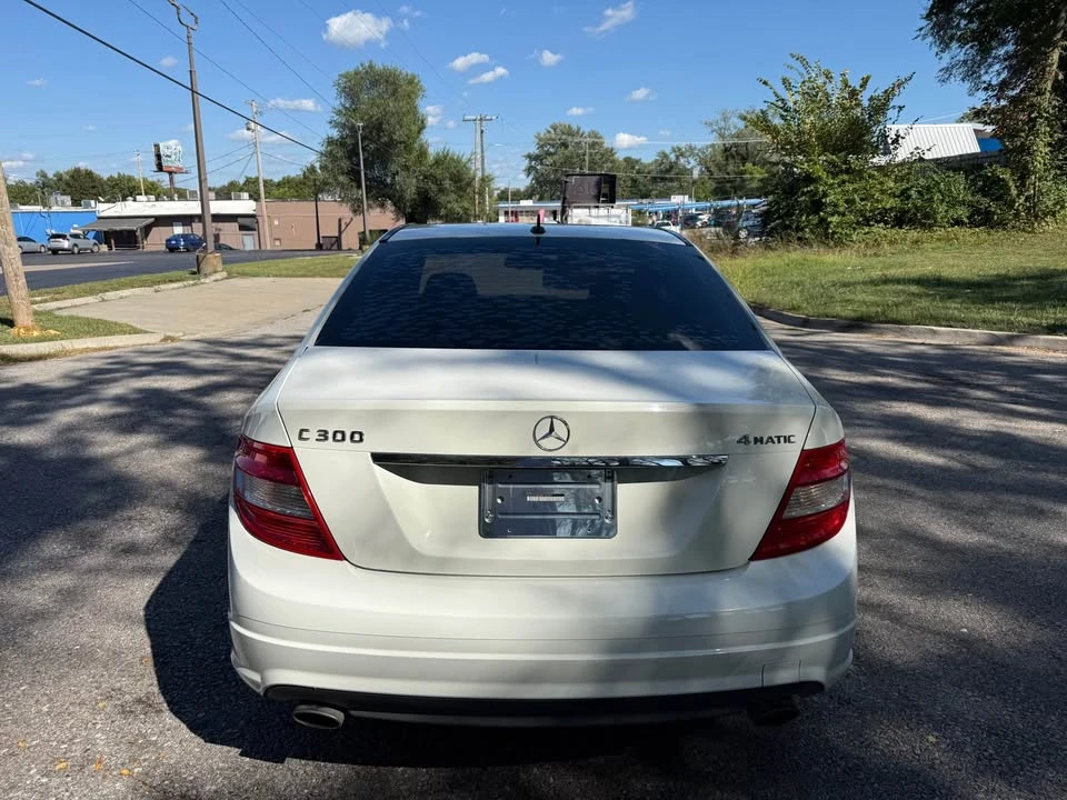 2011 Mercedes-Benz W204 C-Class - Image 5 of 12