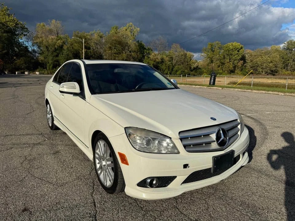 2011 Mercedes-Benz W204 C-Class - Image 2 of 17