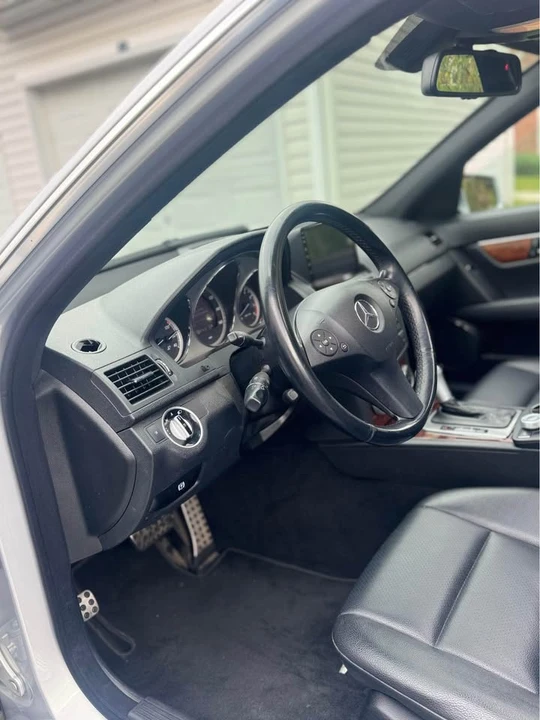 2011 Mercedes-Benz W204 C-Class - Image 4 of 5