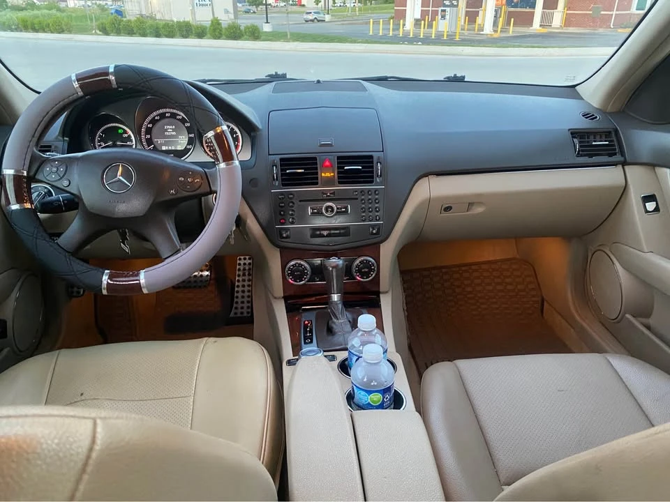 2011 Mercedes-Benz W204 C-Class - Image 7 of 9