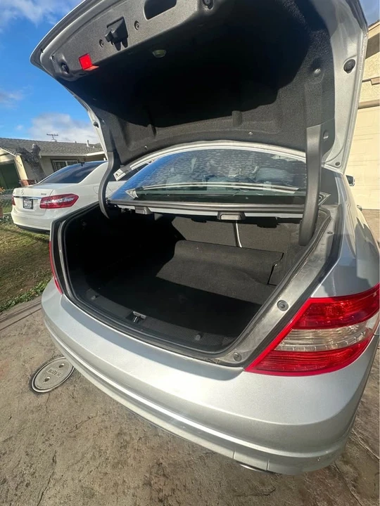 2011 Mercedes-Benz W204 C-Class - Image 9 of 10