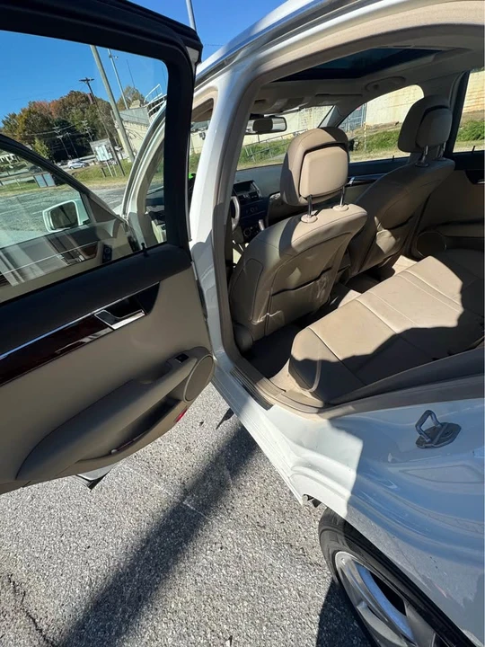 2011 Mercedes-Benz W204 C-Class - Image 11 of 14