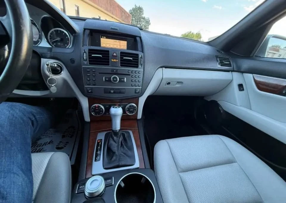 2011 Mercedes-Benz W204 C-Class - Image 11 of 12