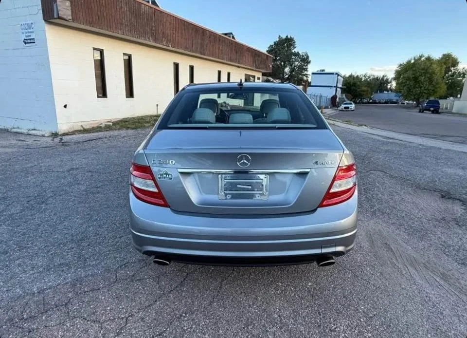 2011 Mercedes-Benz W204 C-Class - Image 4 of 12