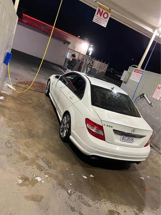 2011 Mercedes-Benz W204 C-Class - Image 2 of 3