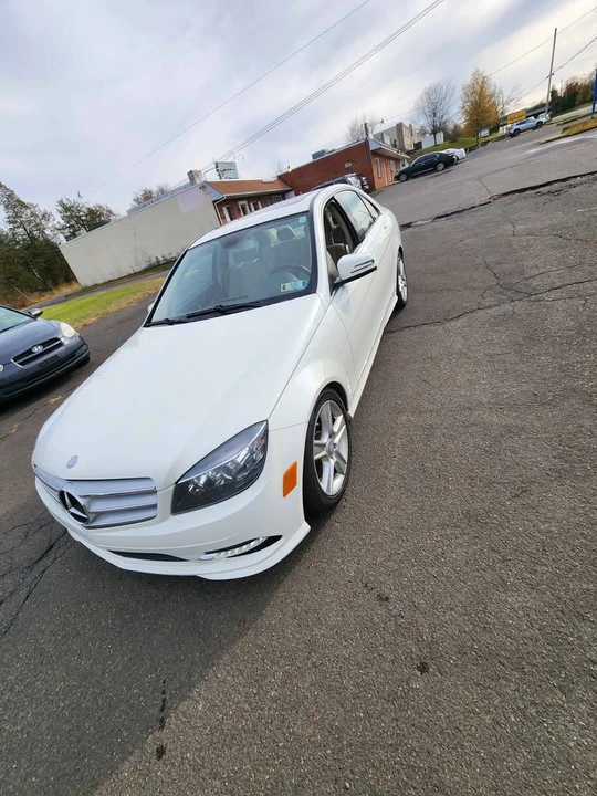 2011 Mercedes-Benz W204 C-Class - Image 2 of 11