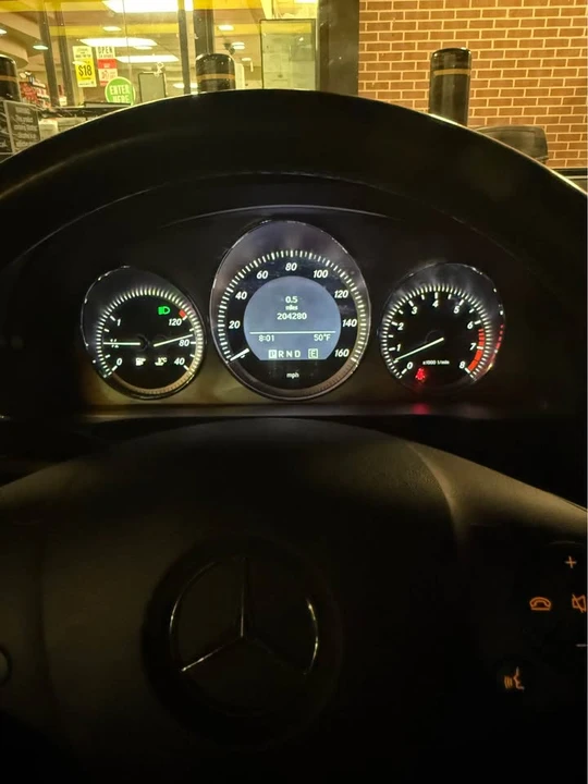 2011 Mercedes-Benz W204 C-Class - Image 9 of 13