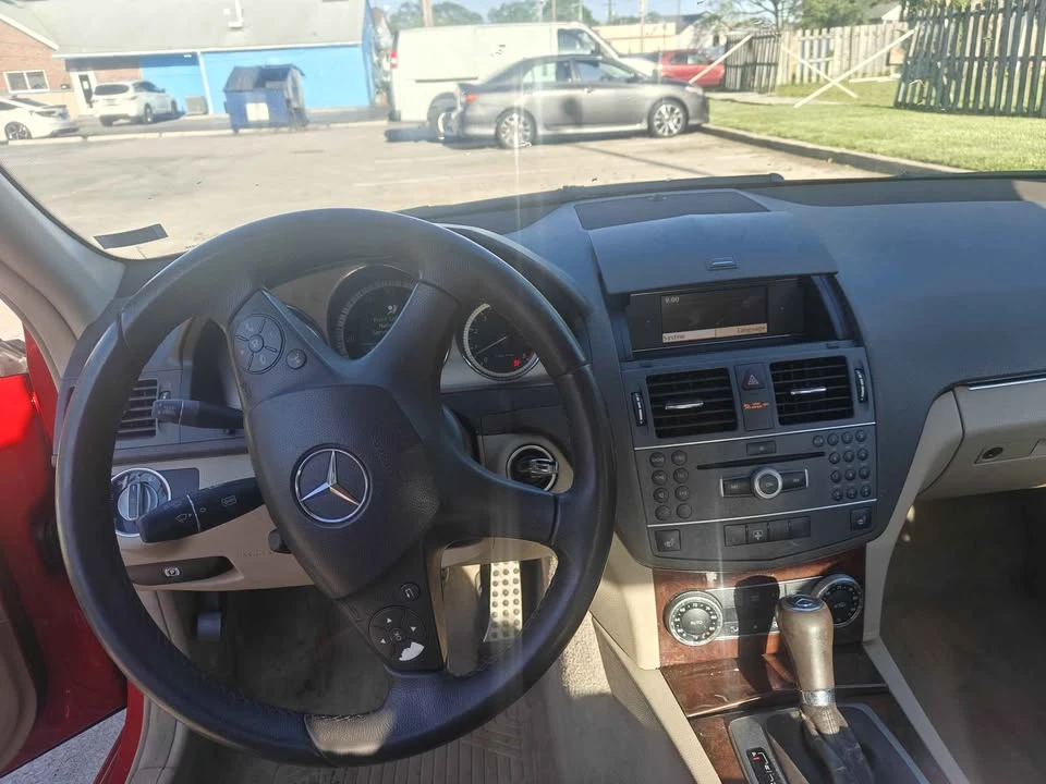2011 Mercedes-Benz W204 C-Class - Image 9 of 10