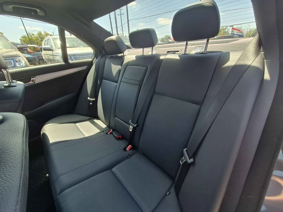 2011 Mercedes-Benz W204 C-Class - Image 10 of 11