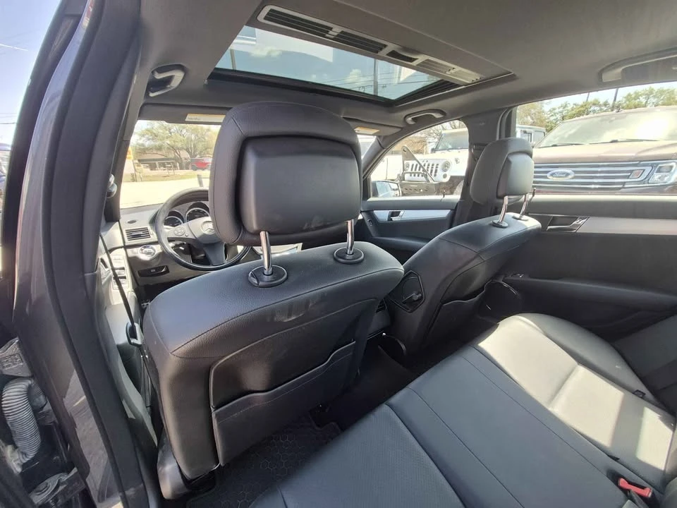 2011 Mercedes-Benz W204 C-Class - Image 9 of 11