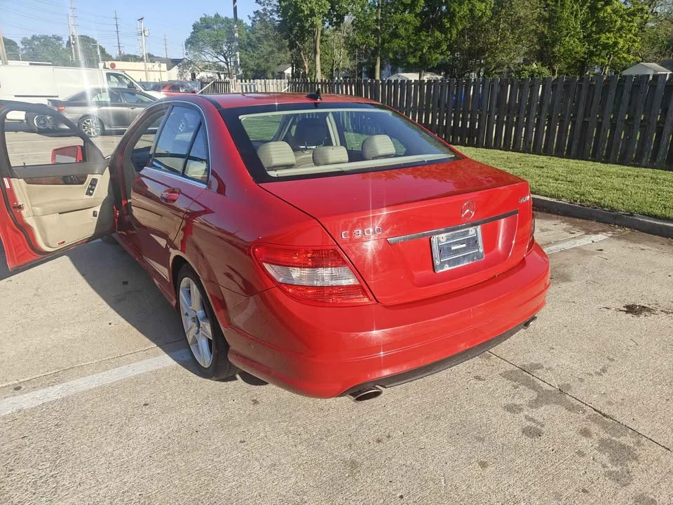 2011 Mercedes-Benz W204 C-Class - Image 8 of 10