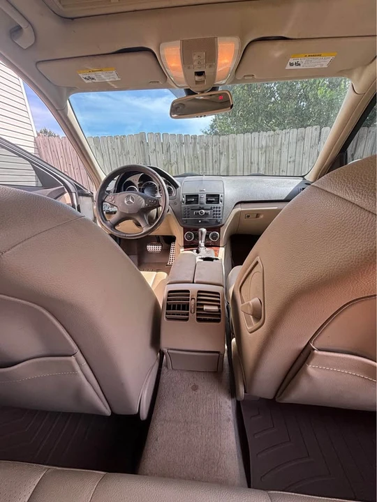 2011 Mercedes-Benz W204 C-Class - Image 10 of 15