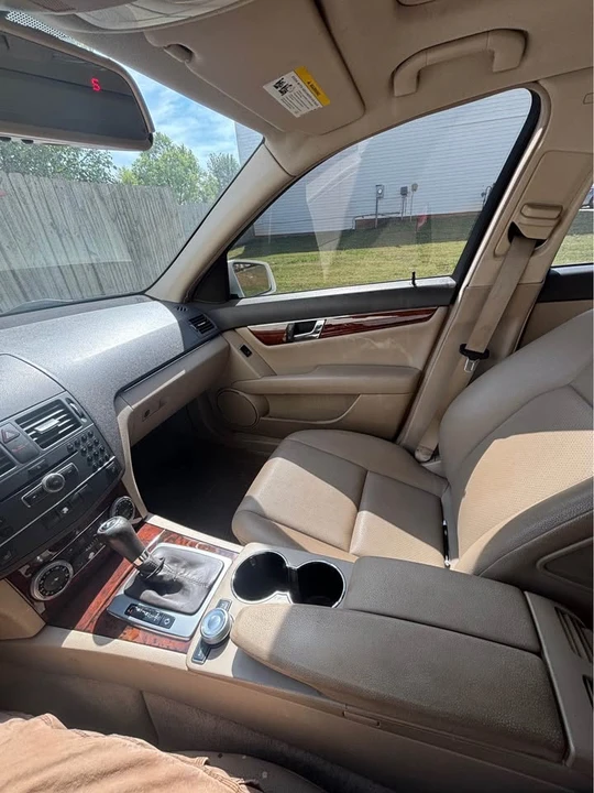 2011 Mercedes-Benz W204 C-Class - Image 6 of 15