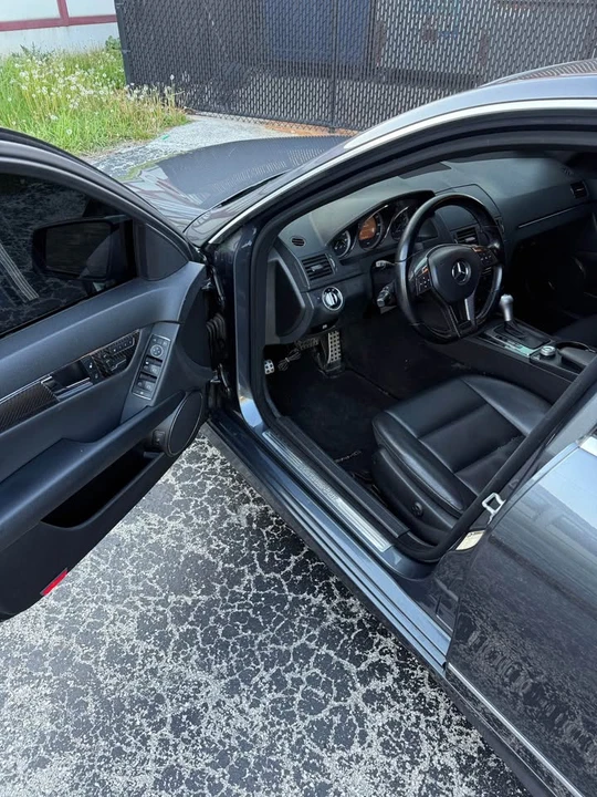 2011 Mercedes-Benz W204 C-Class - Image 8 of 13
