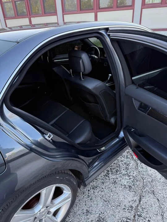 2011 Mercedes-Benz W204 C-Class - Image 11 of 13