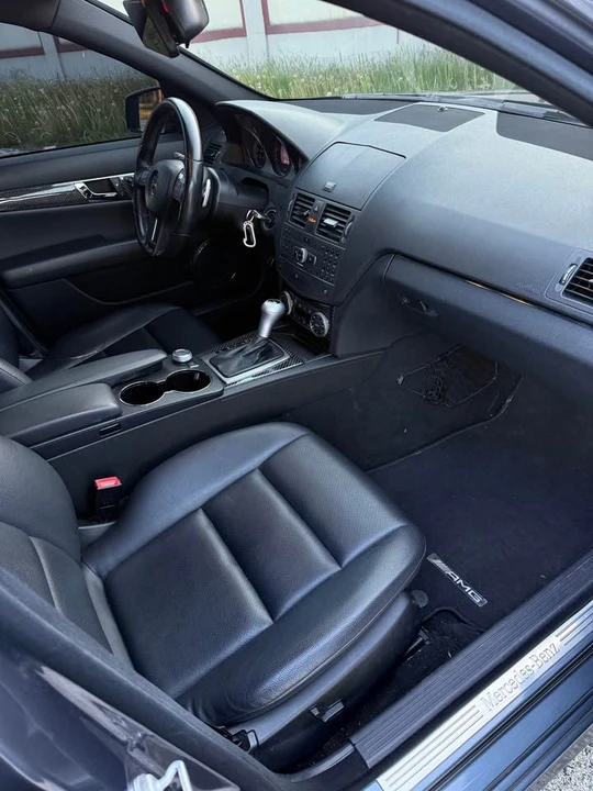 2011 Mercedes-Benz W204 C-Class - Image 12 of 13