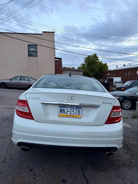 2011 Mercedes-Benz W204 C-Class - Image 5 of 10