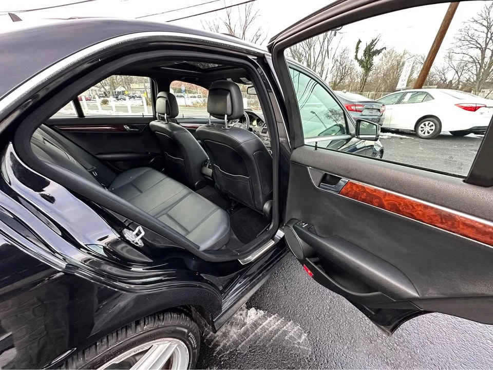 2011 Mercedes-Benz W204 C-Class - Image 13 of 19