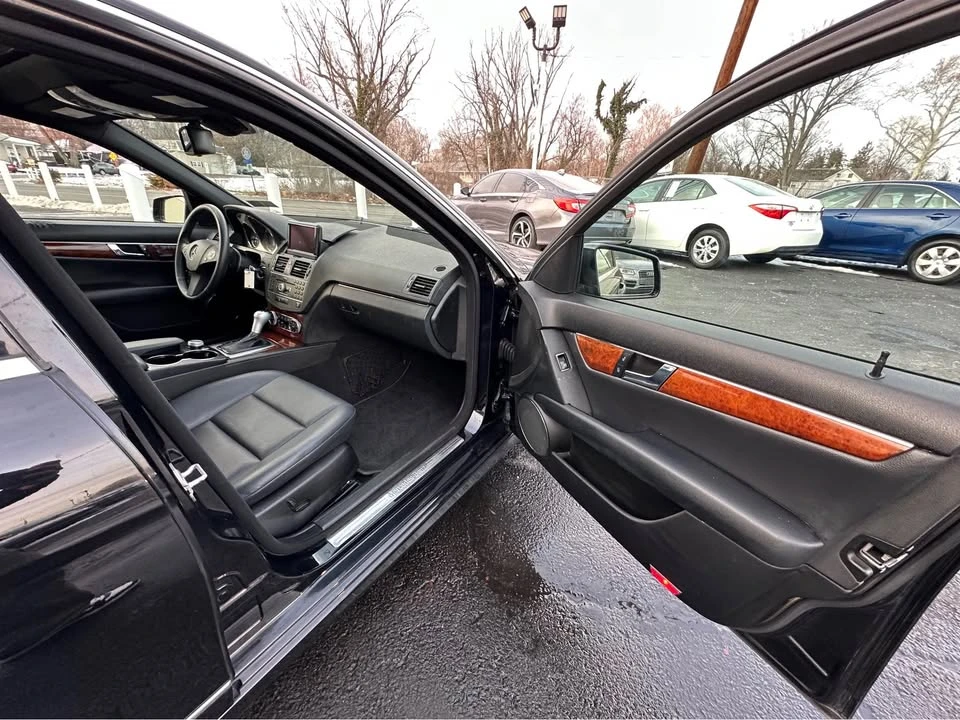 2011 Mercedes-Benz W204 C-Class - Image 15 of 19