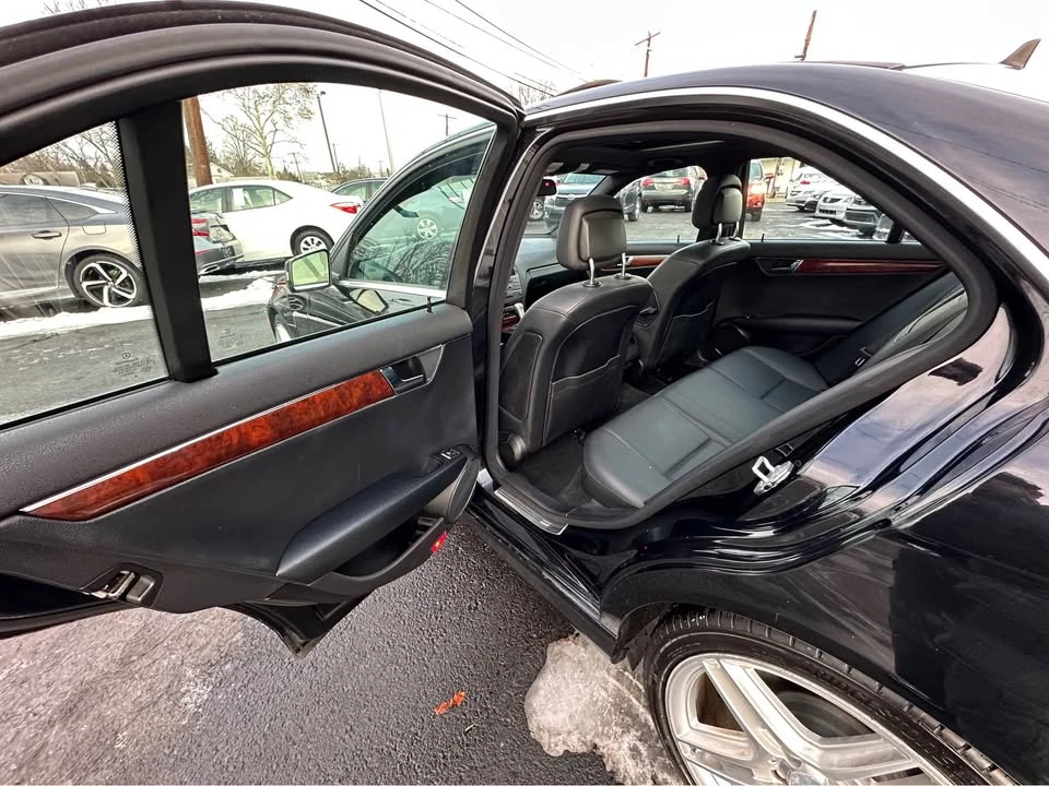 2011 Mercedes-Benz W204 C-Class - Image 11 of 19
