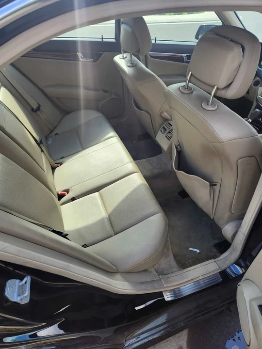 2011 Mercedes-Benz W204 C-Class - Image 2 of 4