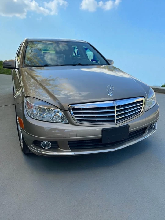 2011 Mercedes-Benz W204 C-Class - Image 2 of 14