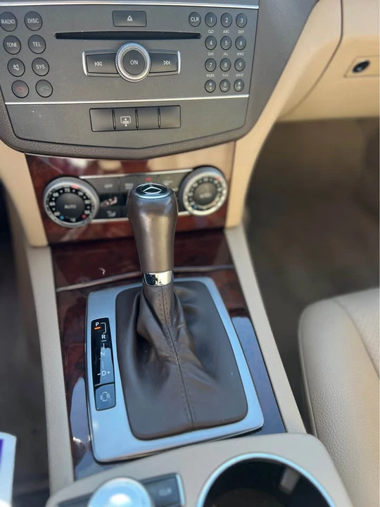 2011 Mercedes-Benz W204 C-Class - Image 9 of 14