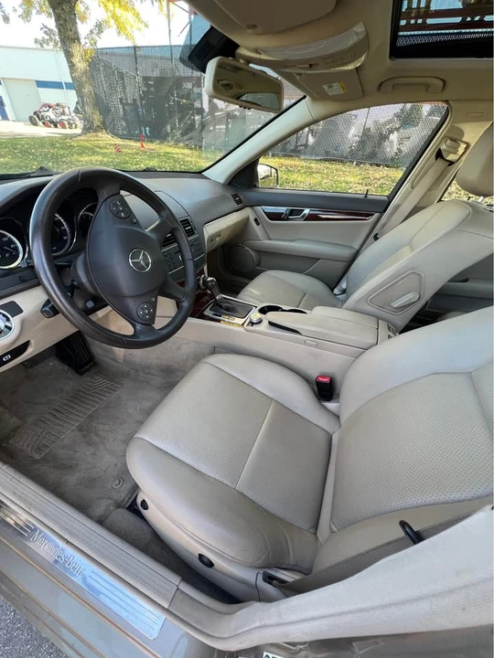 2011 Mercedes-Benz W204 C-Class - Image 11 of 14