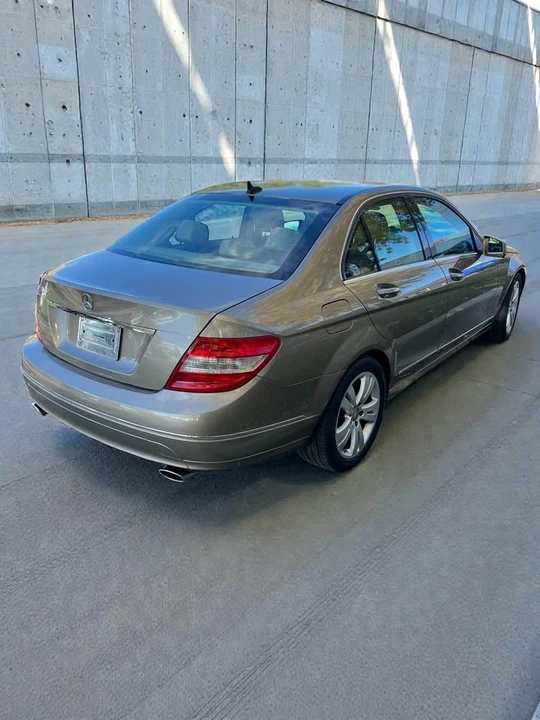 2011 Mercedes-Benz W204 C-Class - Image 5 of 14