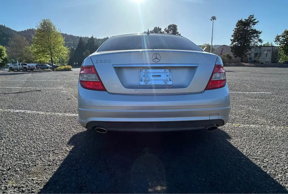 2011 Mercedes-Benz W204 C-Class - Image 7 of 16