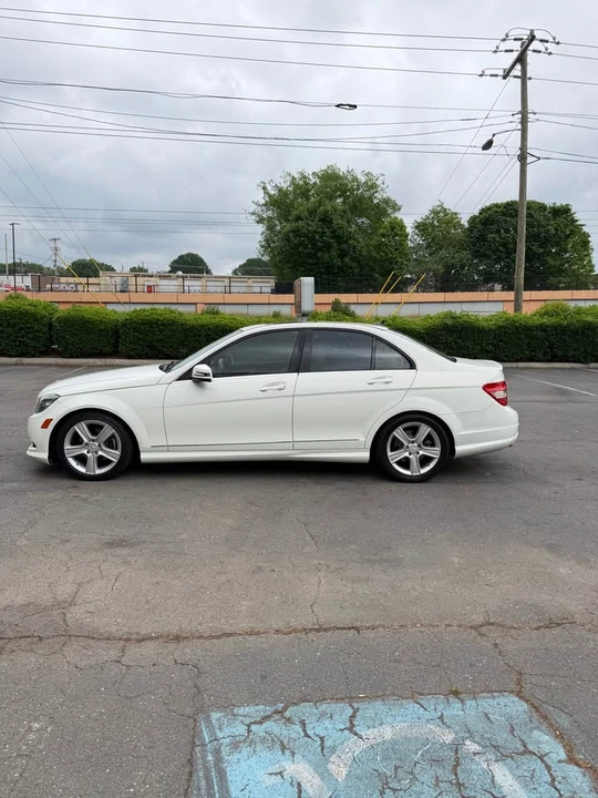 2011 Mercedes-Benz W204 C-Class - Image 9 of 20