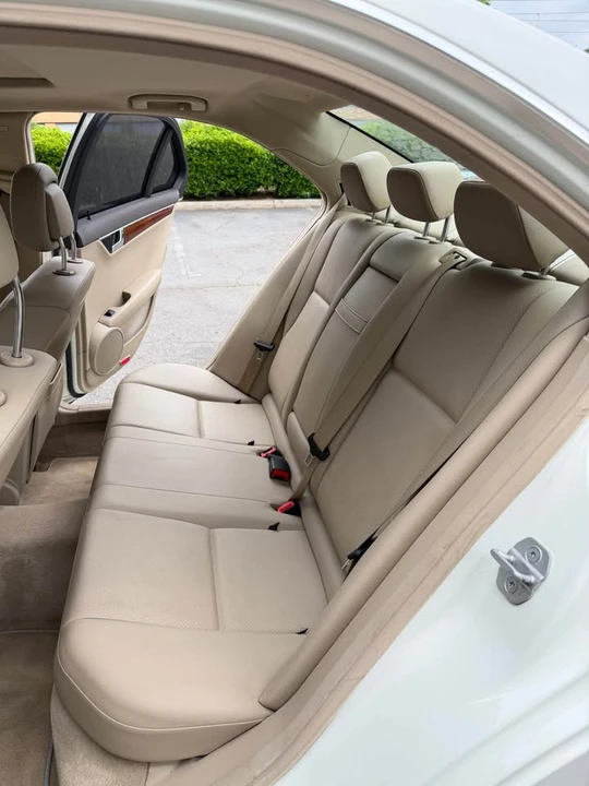 2011 Mercedes-Benz W204 C-Class - Image 13 of 20