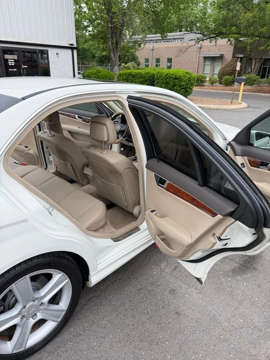 2011 Mercedes-Benz W204 C-Class - Image 11 of 20