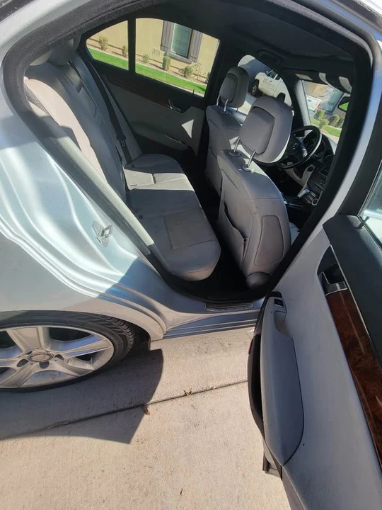 2011 Mercedes-Benz W204 C-Class - Image 11 of 17