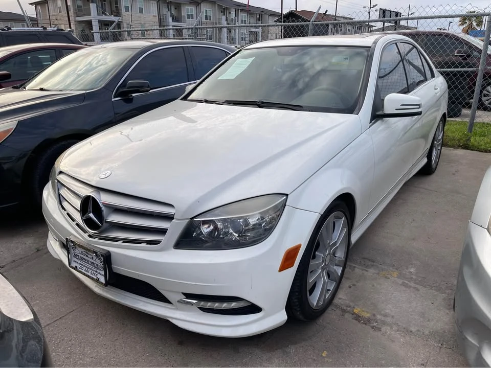 2011 Mercedes-Benz W204 C-Class - Image 2 of 5