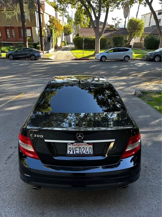 2011 Mercedes-Benz W204 C-Class - Image 9 of 15