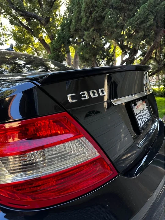 2011 Mercedes-Benz W204 C-Class - Image 8 of 15