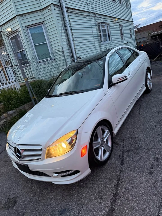 2011 Mercedes-Benz W204 C-Class - Image 3 of 10