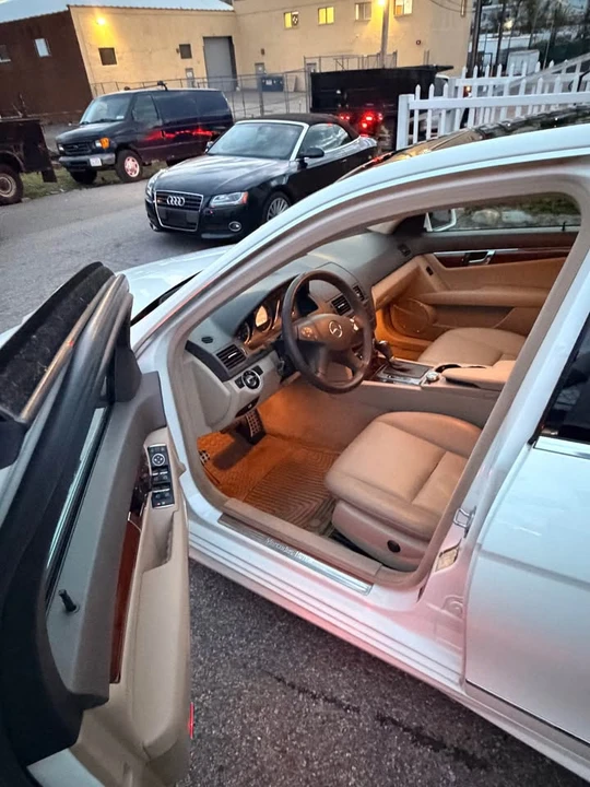 2011 Mercedes-Benz W204 C-Class - Image 8 of 10