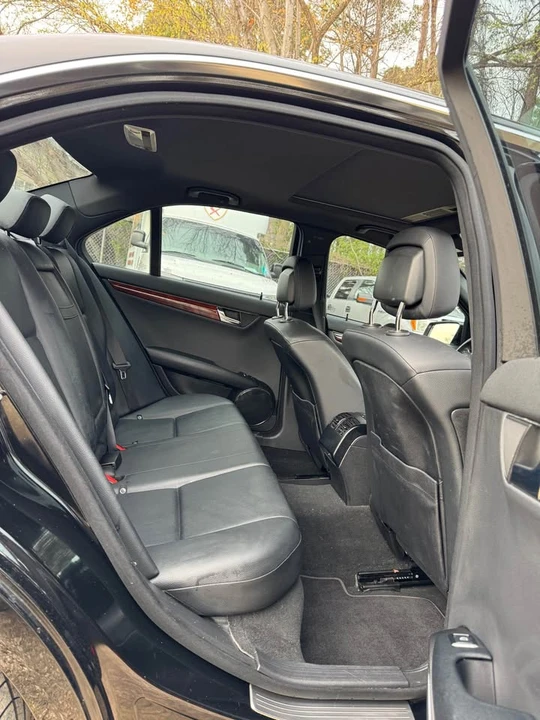 2011 Mercedes-Benz W204 C-Class - Image 17 of 18